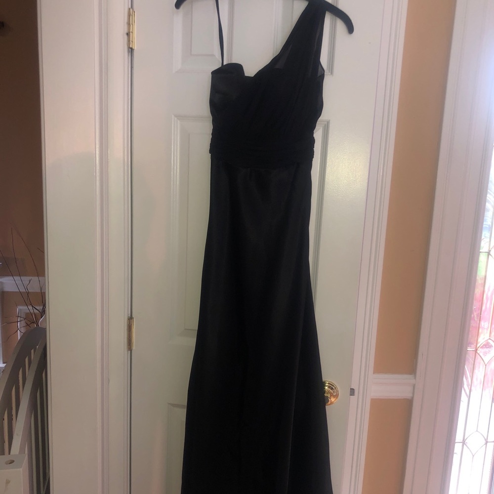 BLACK OFF THE SHOULDER GOWN